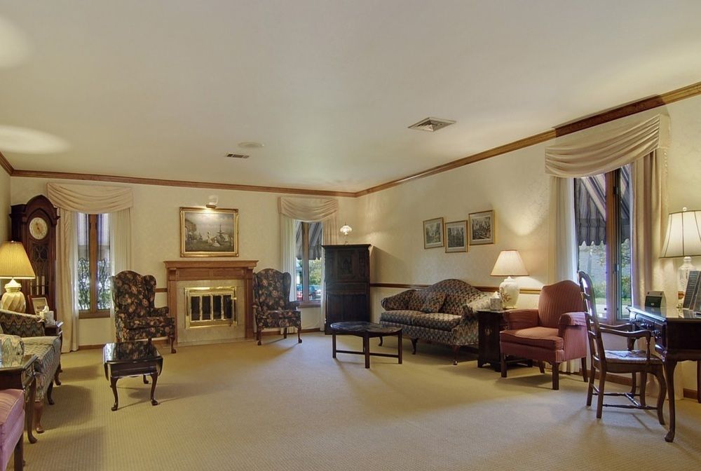 1698 Bloomingdale Rd, Glendale Heights, IL 60139